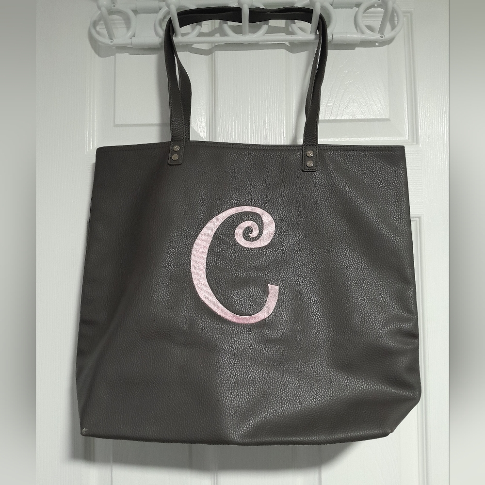Elegant Gray Tote Bag with Pouch